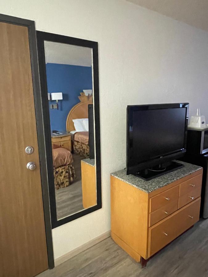 Express Inn Джънкшън Сити Екстериор снимка