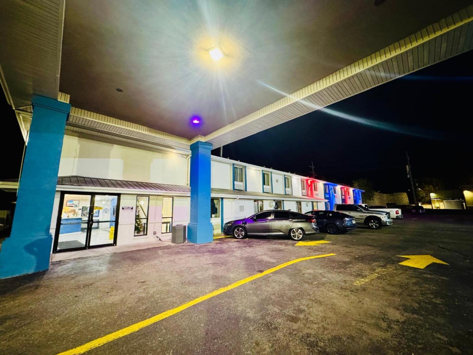 Express Inn Джънкшън Сити Екстериор снимка