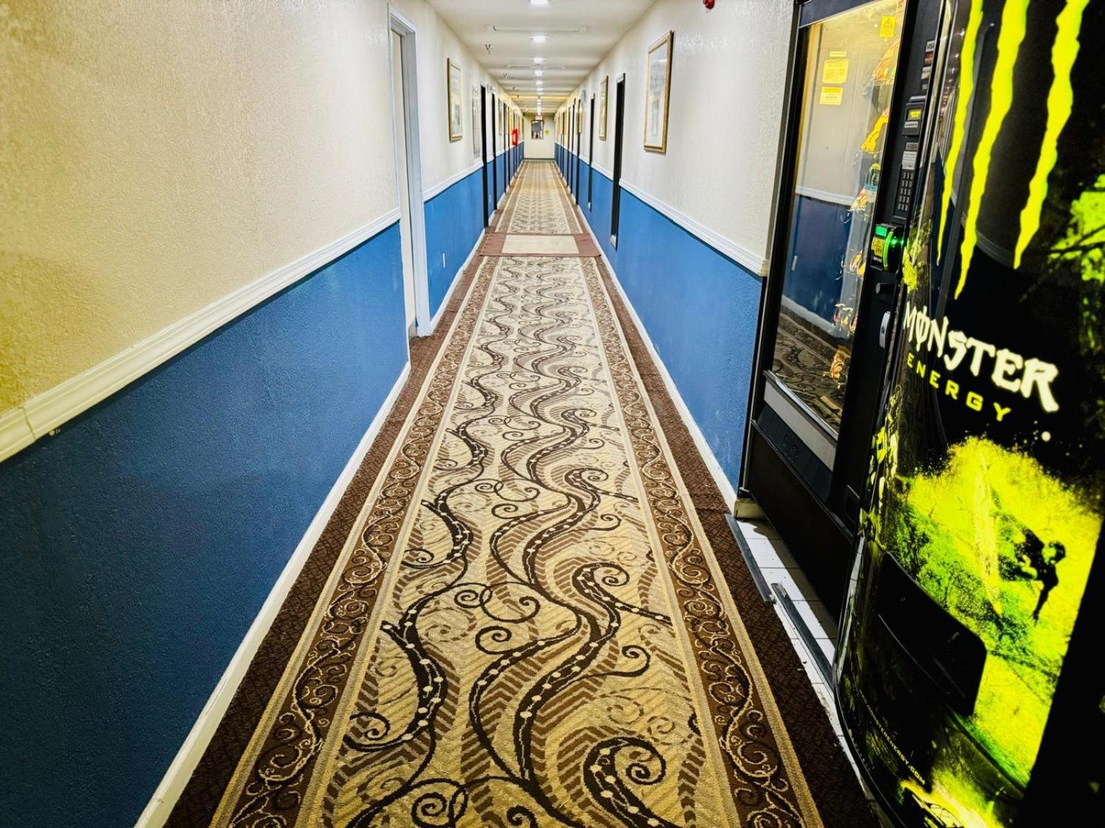 Express Inn Джънкшън Сити Екстериор снимка